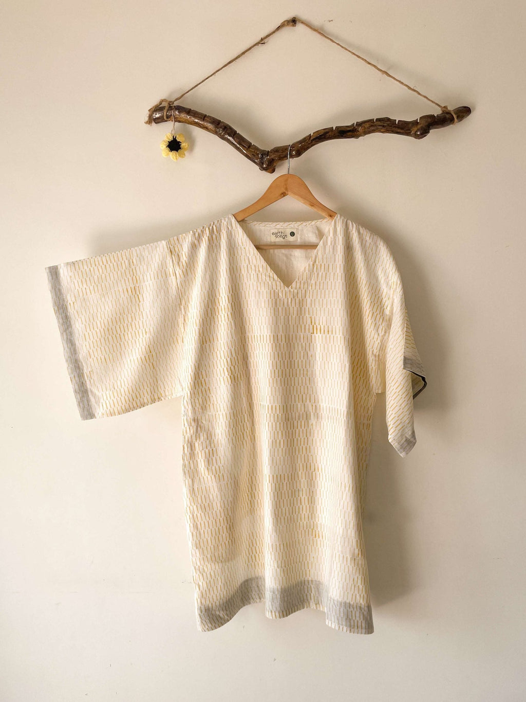 square sleeves dress off-white