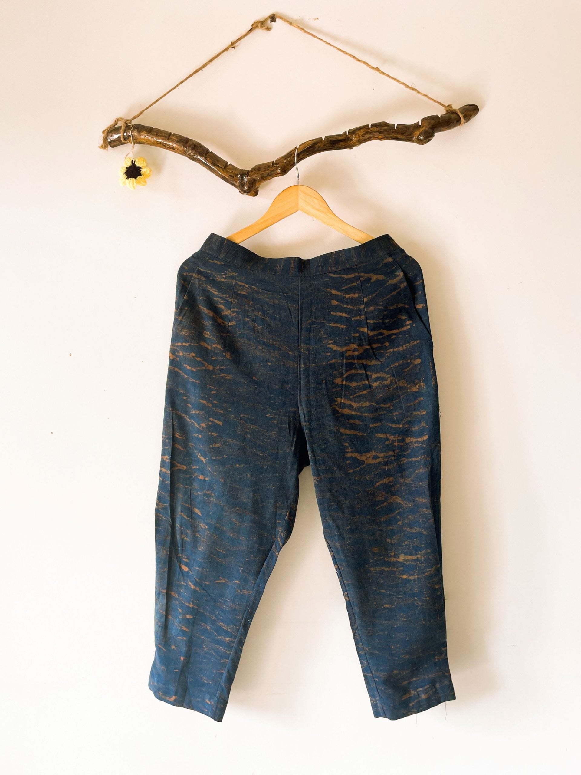 tuck bottom pants indigo/rust block printed