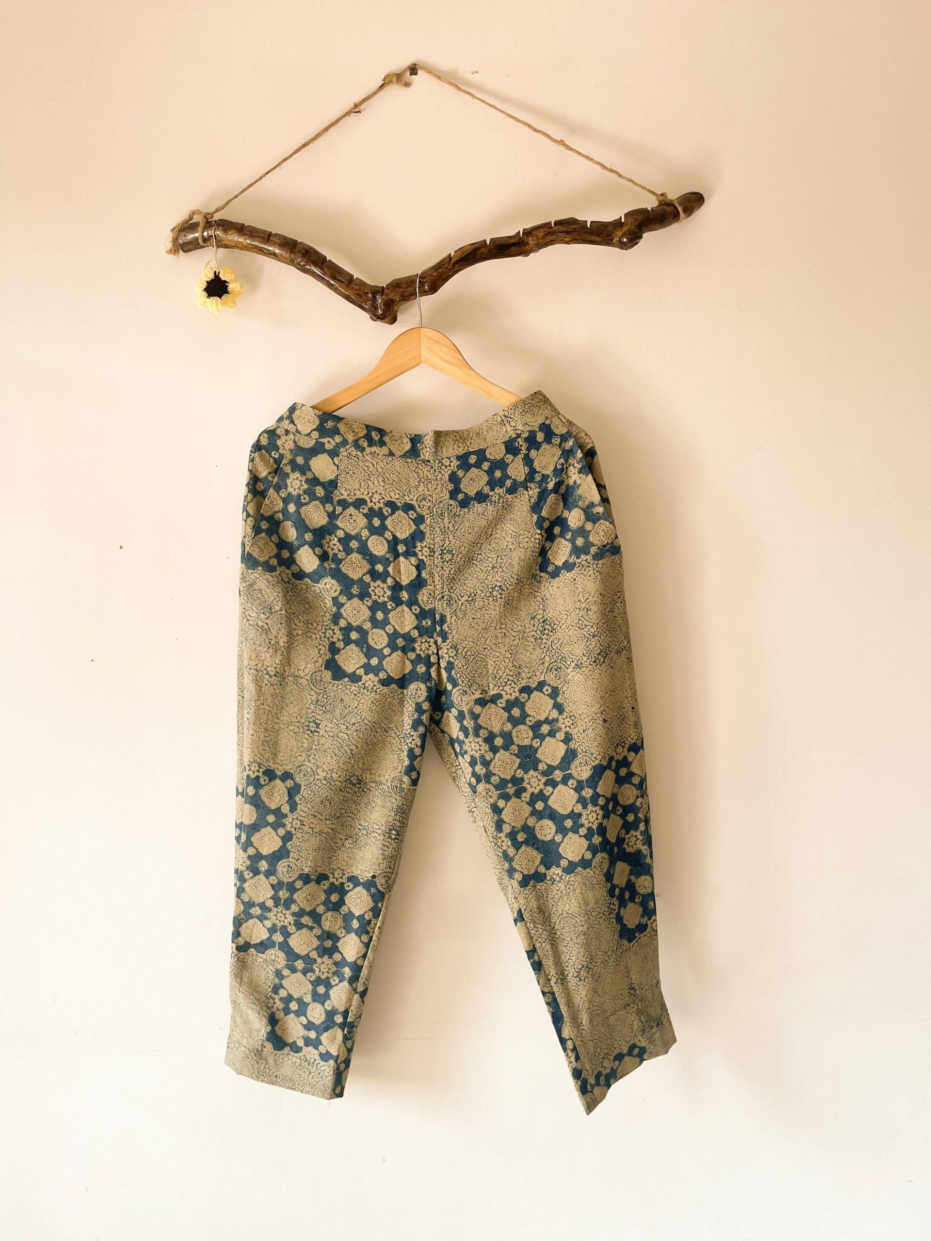 tuck bottom pants indigo/white block printed