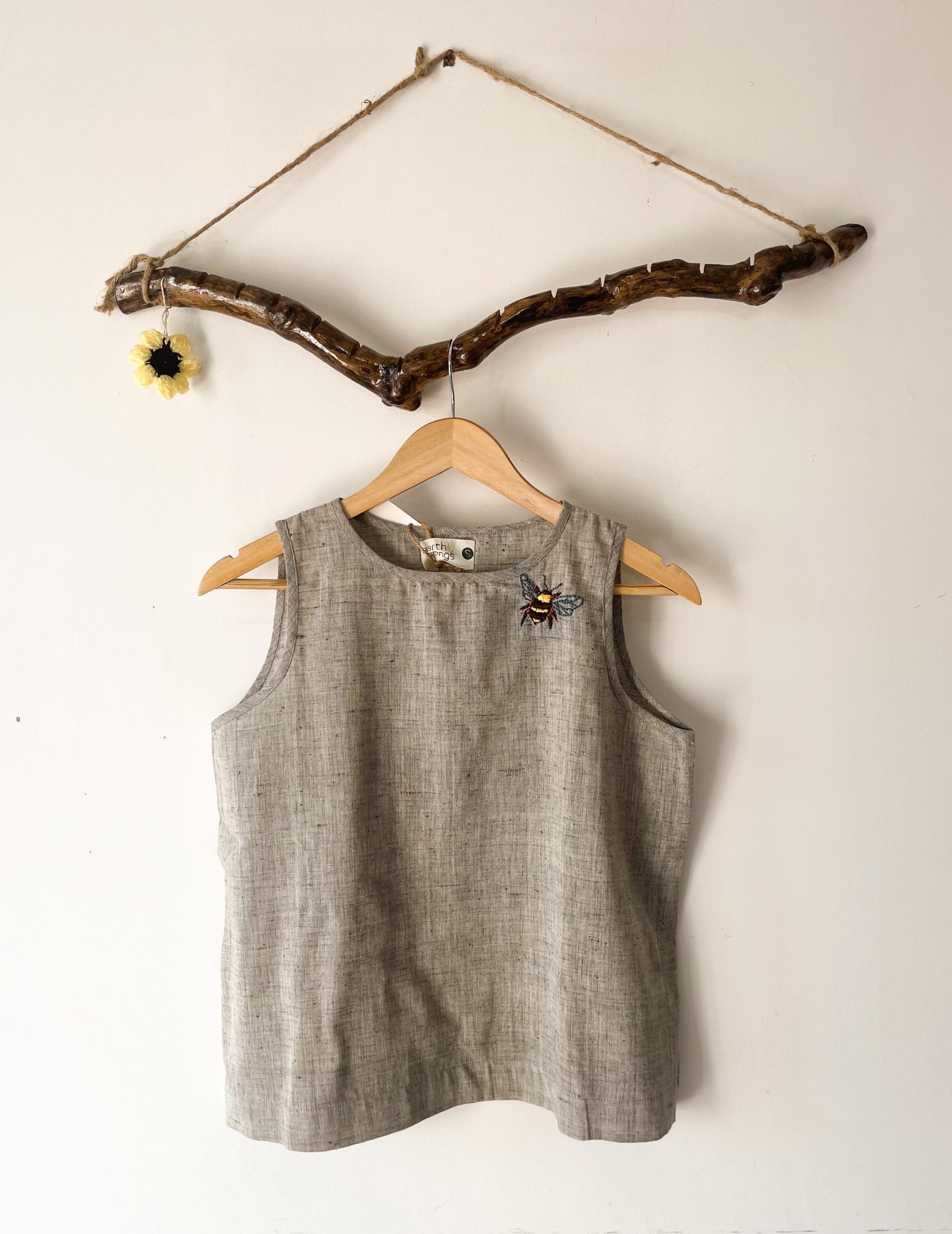 sleeveless umbrella top with honey bee embroidery