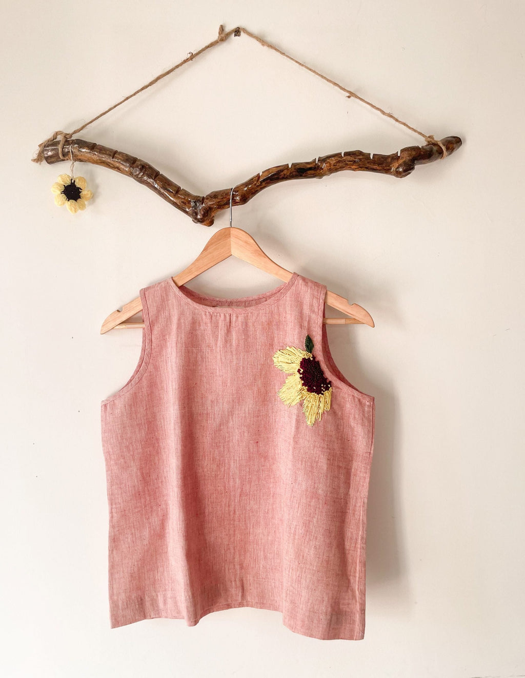 sleeveless umbrella top with sunflower embroidery - pink